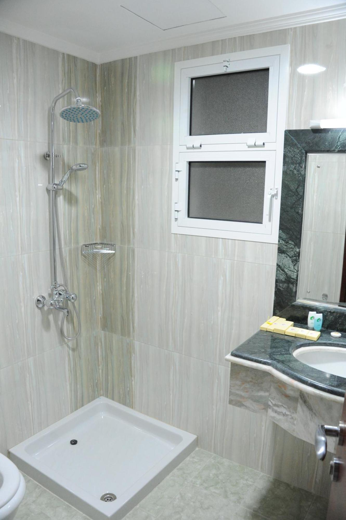 Pioneer Hotel Apartments Muscat Luaran gambar