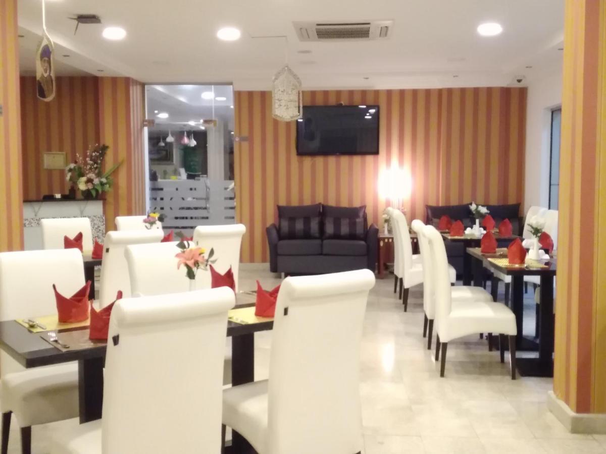 Pioneer Hotel Apartments Muscat Luaran gambar